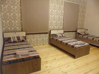 Гостевой дом VM Hostel Гянджа Односпальная кровать в общем номере для мужчин и женщин-4